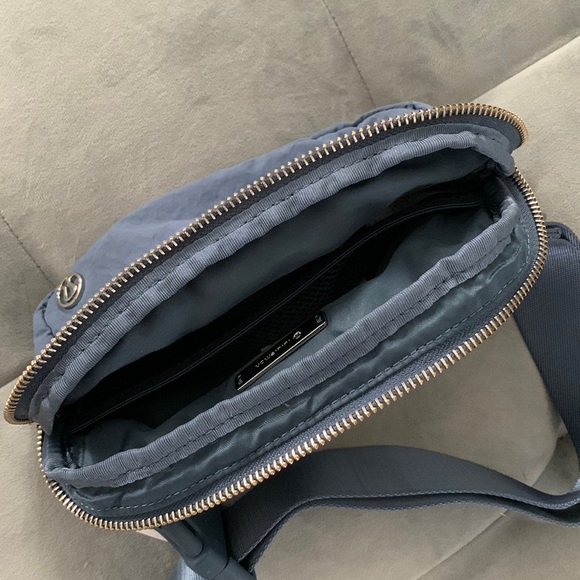 NWT ORIGINAL OG Lululemon Everywere Belt Bag Code Blue - Picture 12 of 16